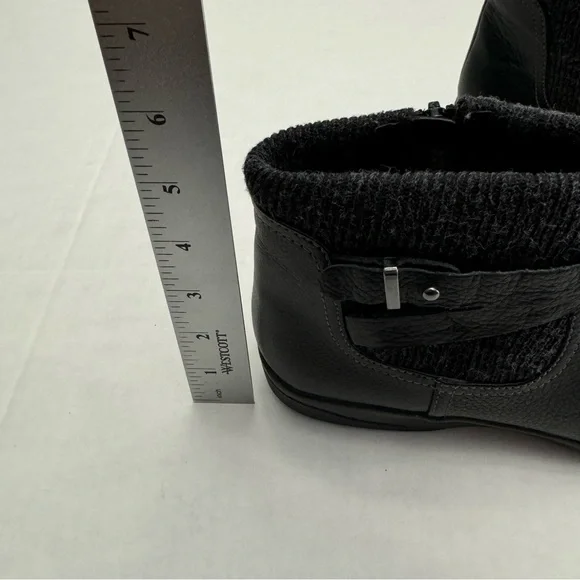 Clarks Women's Cheyn Kisha Ankle Boot Side Zip Black Size 10M - Picture 11 of 11